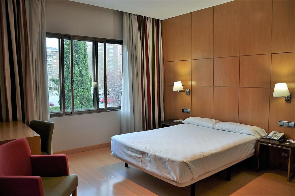 Hotel Feria 巴利亚多利德 外观 照片
